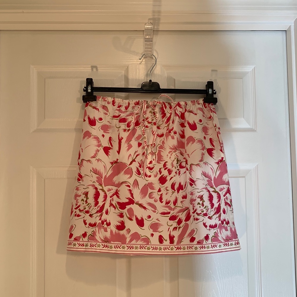 NWT little cotton skirt. Tie waist
